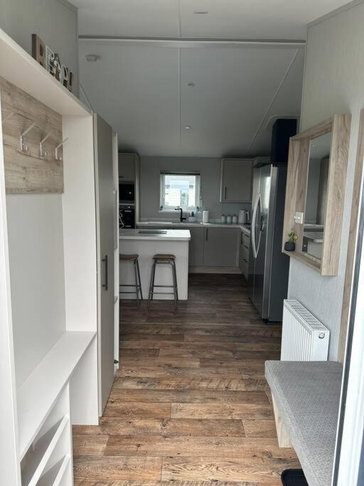 Modern Lodge With Amazing Views New Quay Exteriér fotografie